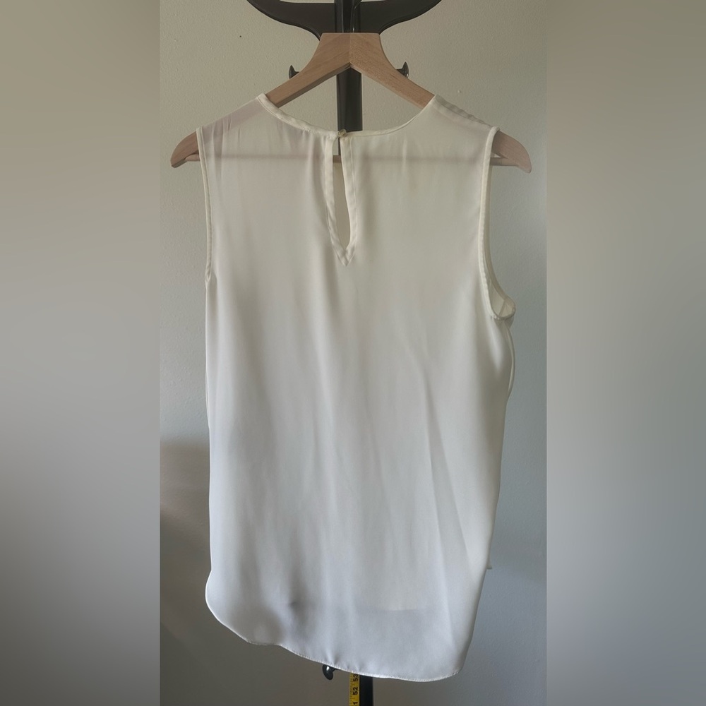 Vince Camuto Elegant White Sleeveless Top - size small - Picture 5 of 8